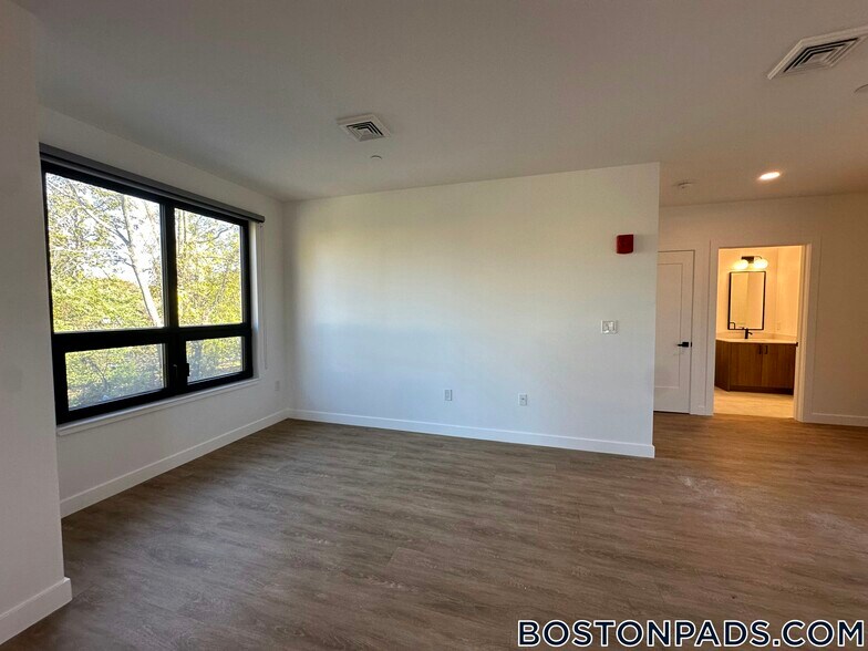 Building Photo - 199 Gardner St