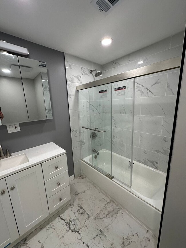 Building Photo - Newly renovated 3 Bed, 1 Bath in Marcus Hook