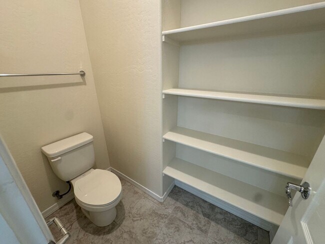 Building Photo - 4 Bedroom - 2 Bath - 1760 Sq. Ft - Beautiful New Built Home - Glendale