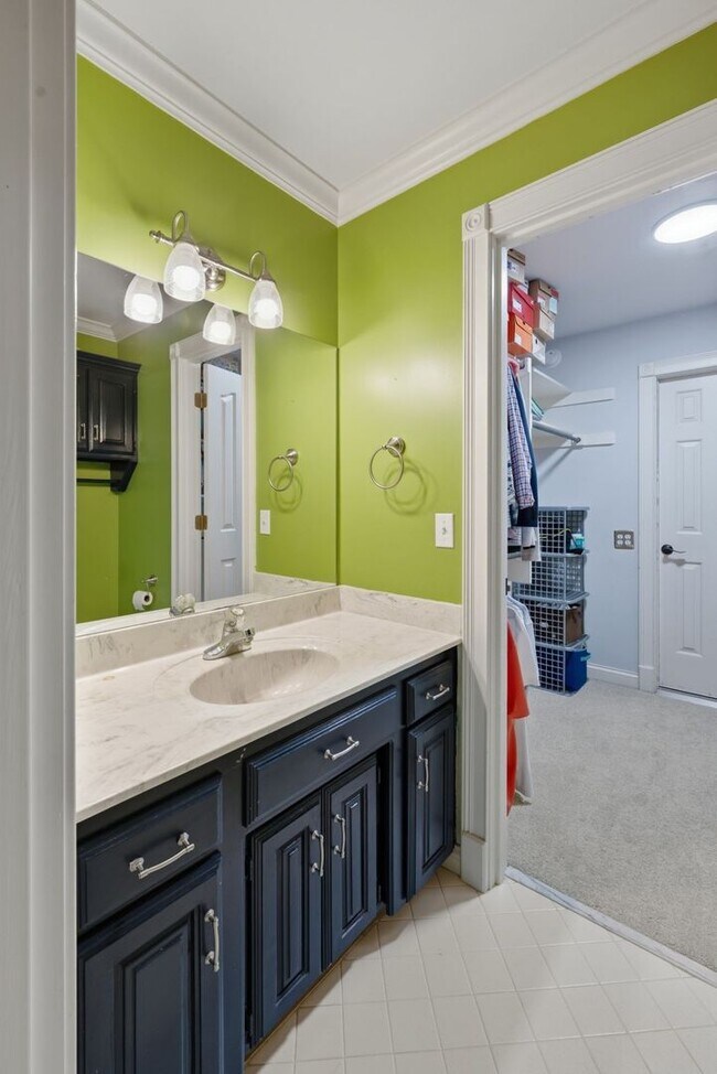 Building Photo - 1733 Carriage Ct