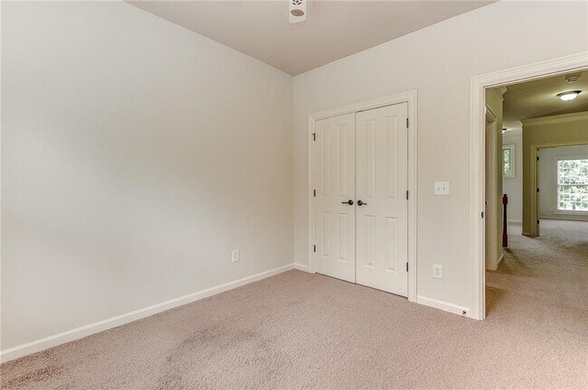 Building Photo - 10424 Park Walk Point