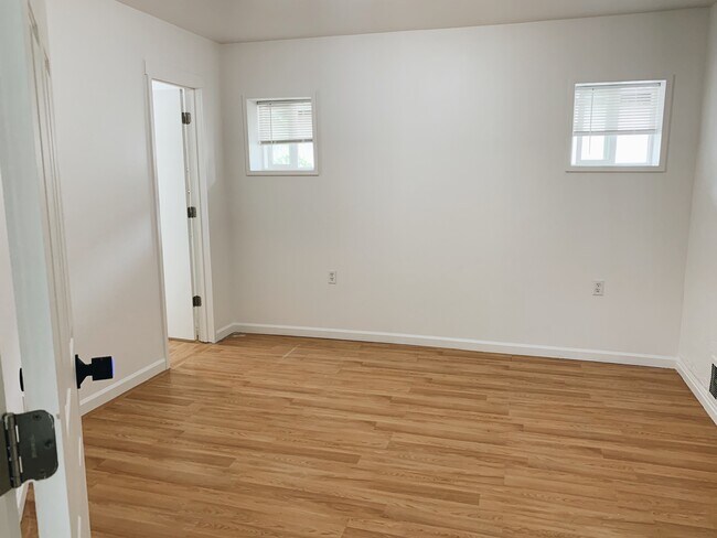 Building Photo - 1709 South