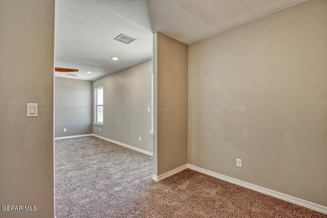 Building Photo - 14945 Tierra Haven Ave
