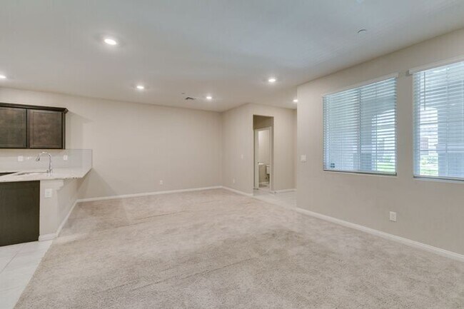 Building Photo - Bright & Spacious 3-Bedroom Home in Inspirada
