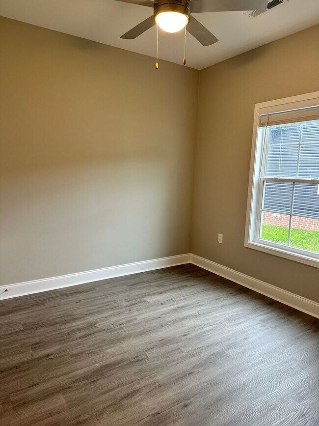 Building Photo - 2766 Cedrus Ave