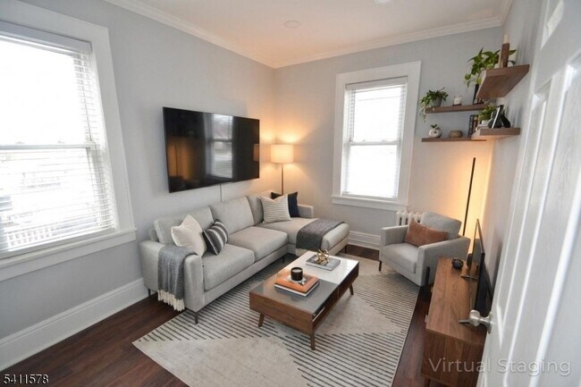 Building Photo - 56 Hobart Pl