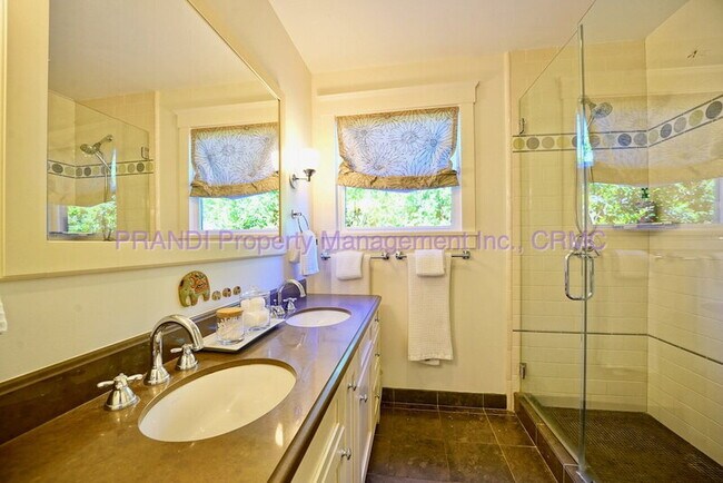 Building Photo - 34 Mohawk Ave