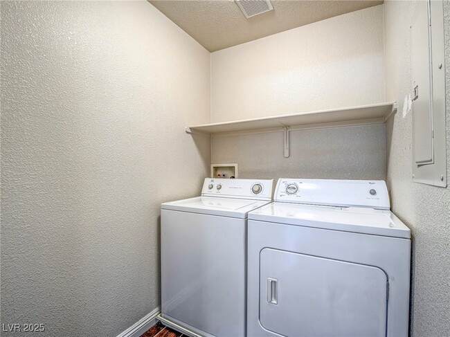 Building Photo - 1070 Thrill Ct