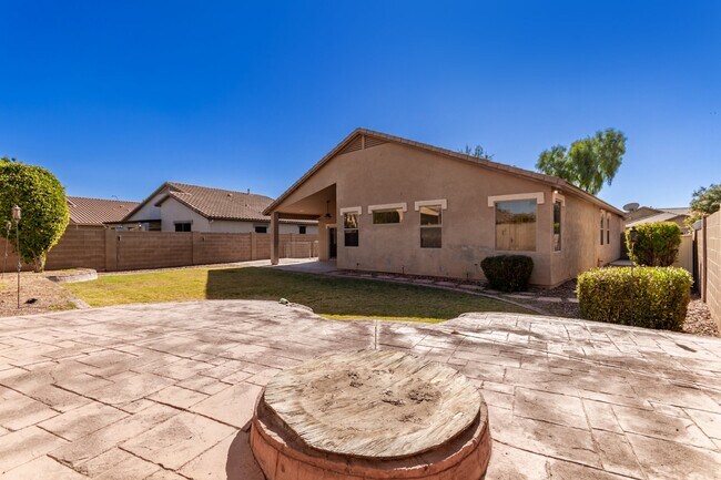 Building Photo - 4384 E Cherry Hills Dr