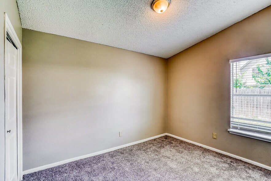 Building Photo - 7706 Ellis Dr