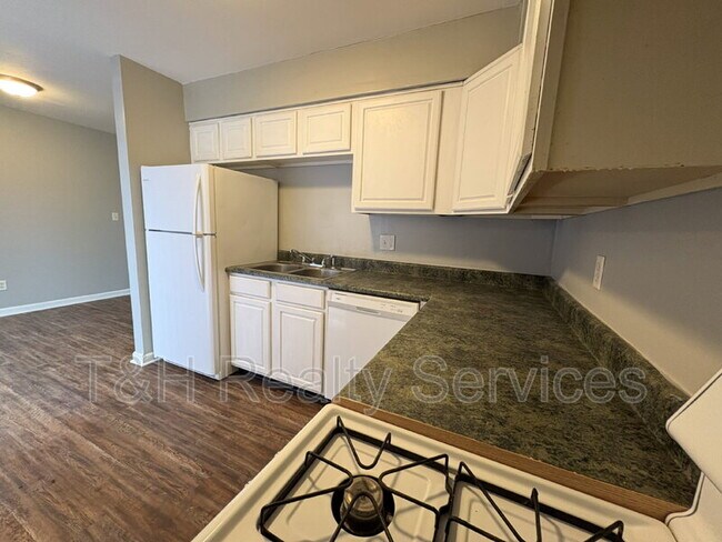 Building Photo - 10204 Catalina Dr