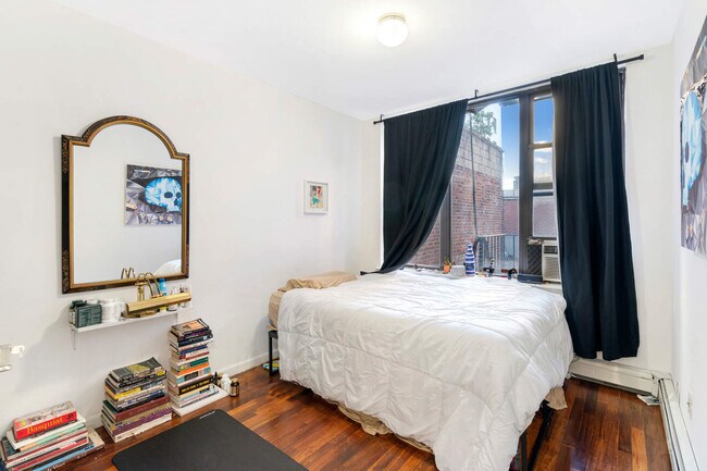 Building Photo - 126 Rivington St