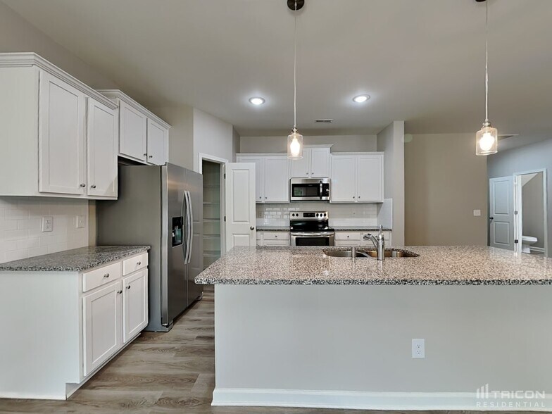 Building Photo - 200 Spring Knoll Dr