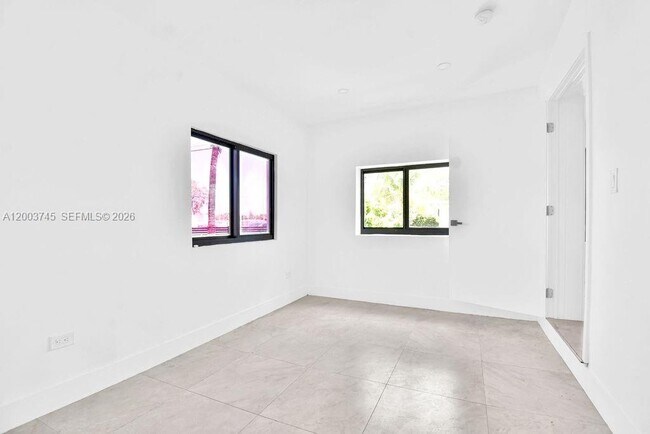 Building Photo - 1102 NW 103rd St