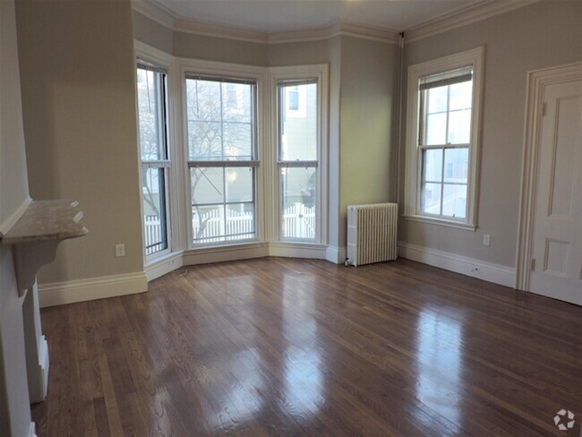 Building Photo - 13 Pleasant St