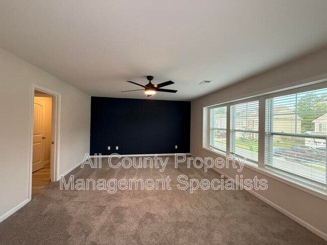 Building Photo - 636 Spanish Olive Wy