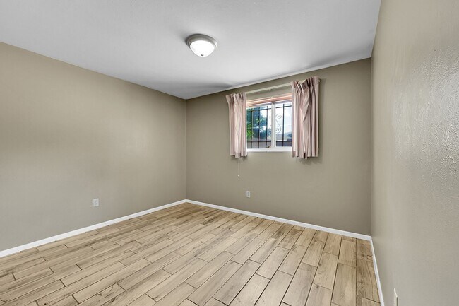 Building Photo - 4220 Edwinstowe Ave
