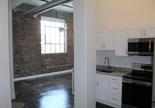 Building Photo - 410 Wellons St