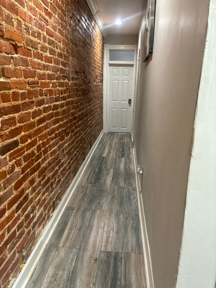 Building Photo - 1633 N Payson St