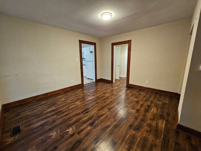 Building Photo - 1209 S Lincoln St