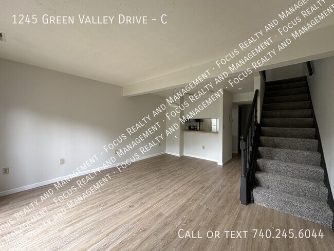 Building Photo - 1245 Green Valley Dr