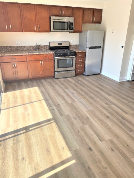 Building Photo - 101 W Canada