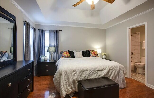 Building Photo - 1713 Greenwood Ave