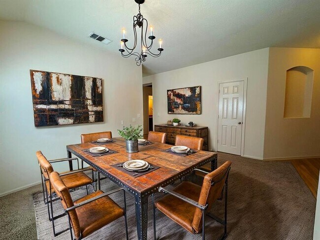 Building Photo - 172 Spruce Dr