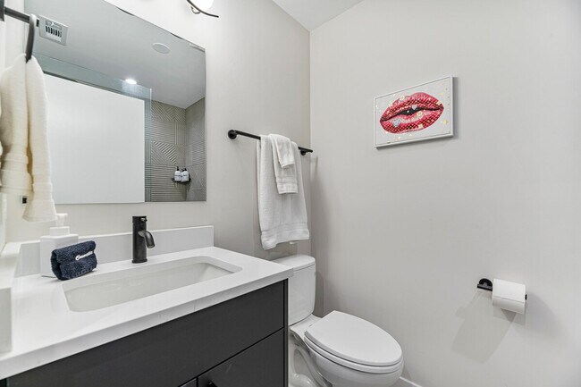 Building Photo - 2335 W Touhy Ave