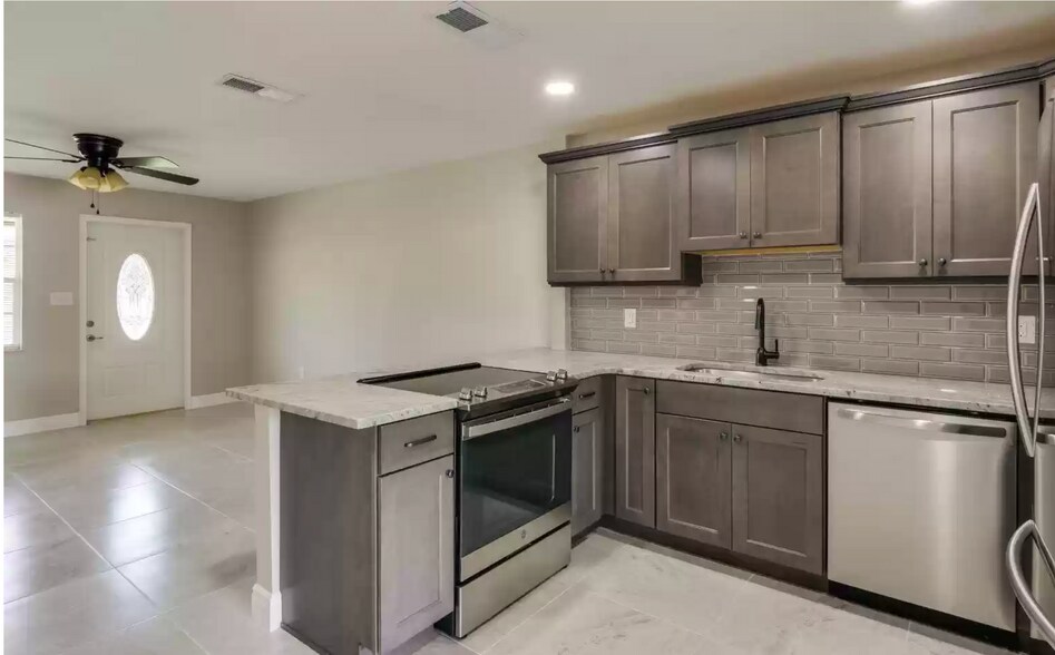 Building Photo - 710 Lunar Lake Cir