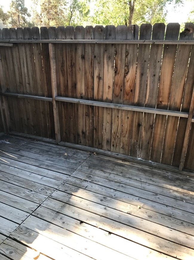 Building Photo - 150 NE 5th St