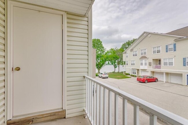Building Photo - 5806 Riverfront Dr