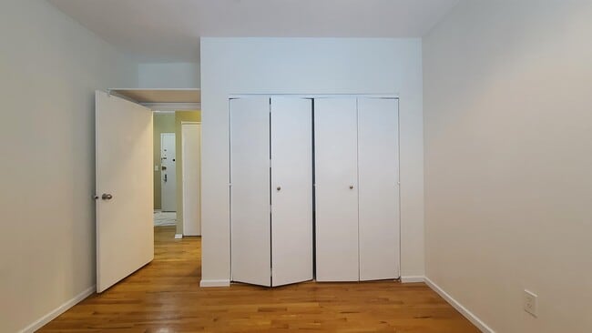 Building Photo - 518-536-536 Gregory Ave