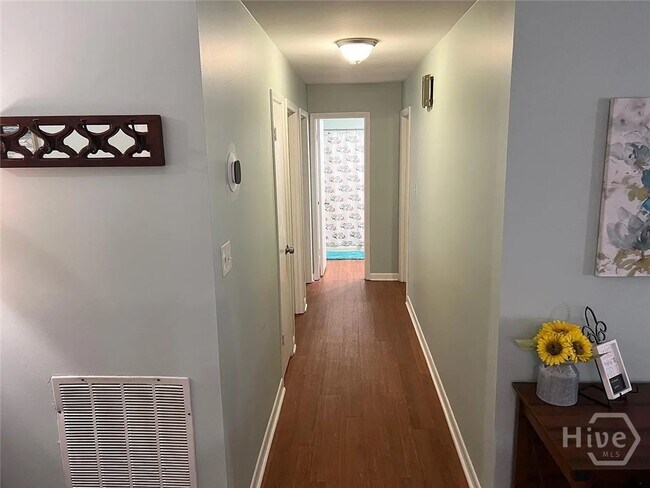 Building Photo - 12 St Moritz Ct