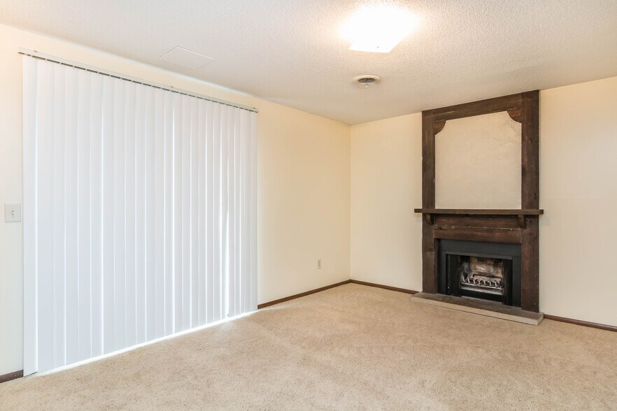 Building Photo - 811 Dondee Dr