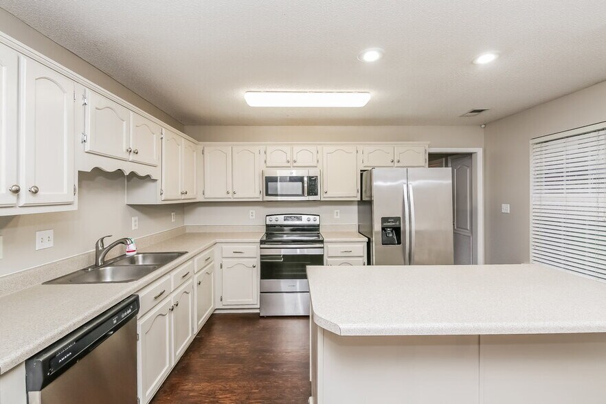 Building Photo - 11626 Mahogany Dr