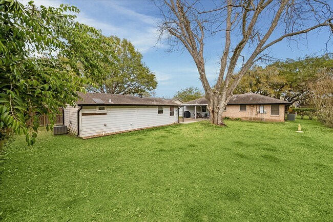 Building Photo - 510 S Belknap St