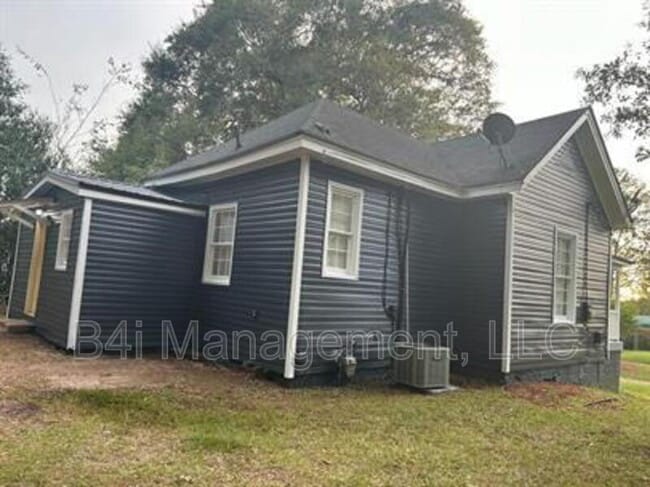 Building Photo - 905 Murphy Ave