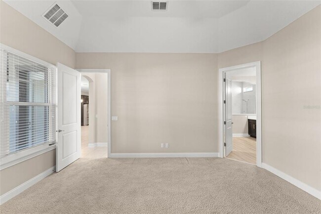 Building Photo - 13833 Behring Ave