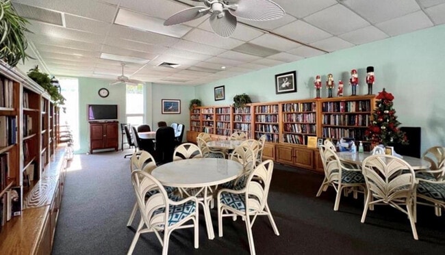 Building Photo - 1200 Colonnades Dr