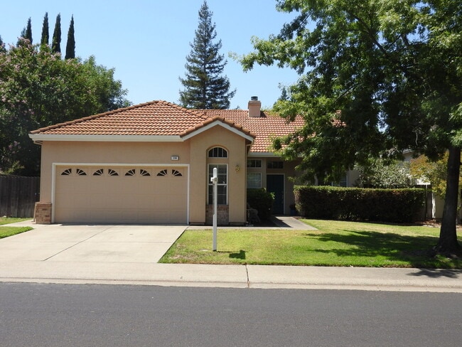 Primary Photo - 154 Elkins Cir
