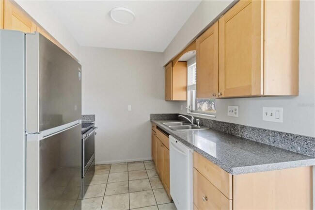 Building Photo - 304 Lantana Ave