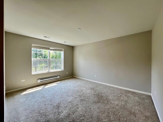 Building Photo - 1464 Lake Ridge Ct