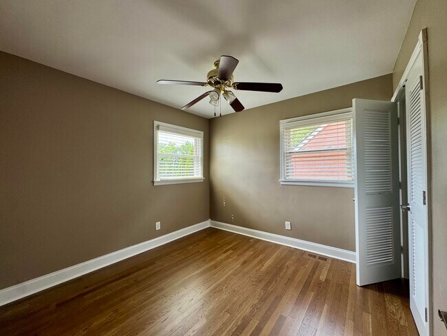 Building Photo - 2564 Millbrook Dr