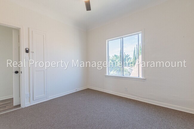 Building Photo - 2757 S Mansfield Ave