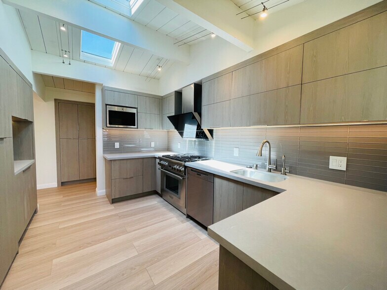 Building Photo - 4905 Ranch Rd