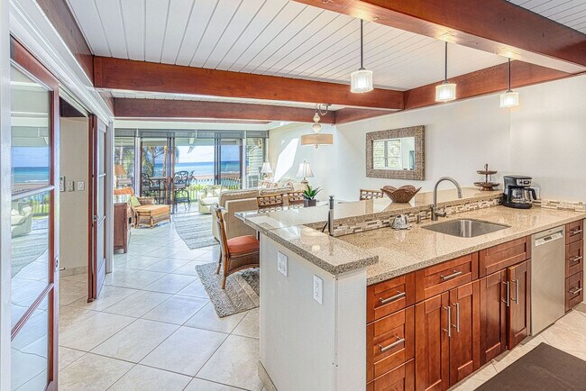 Building Photo - 4521 Lower Honoapiilani Rd