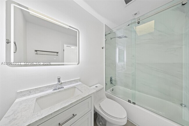 Building Photo - 536 Hibiscus Dr