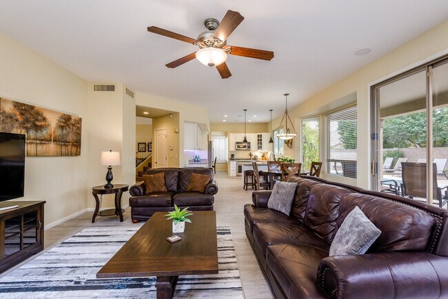 Building Photo - 6417 E Marilyn Rd