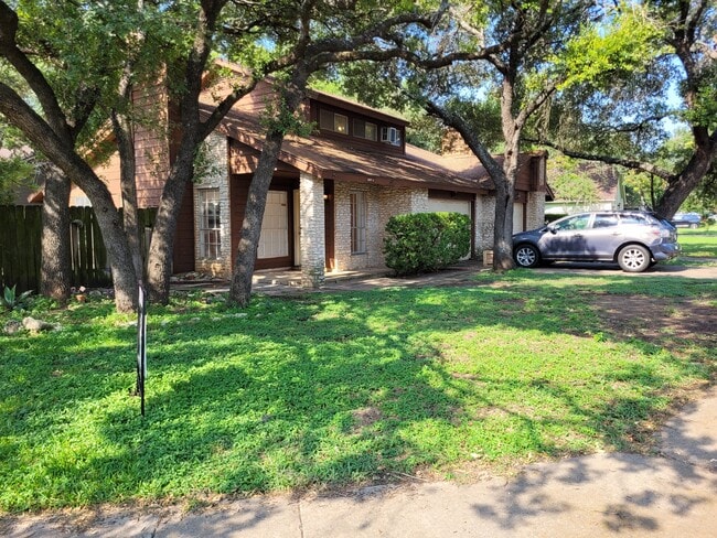 Building Photo - 8801 Clearbrook Trail